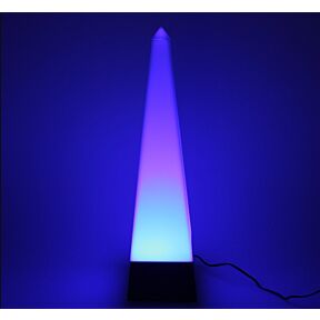 Dekorativna LED svetilka v obliki piramide RGB